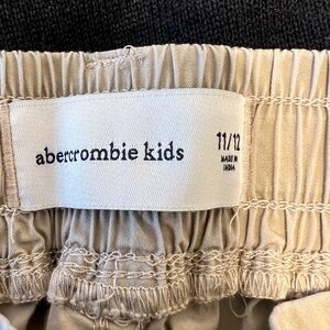 Abercrombie Kids Beige Pants size 11/12